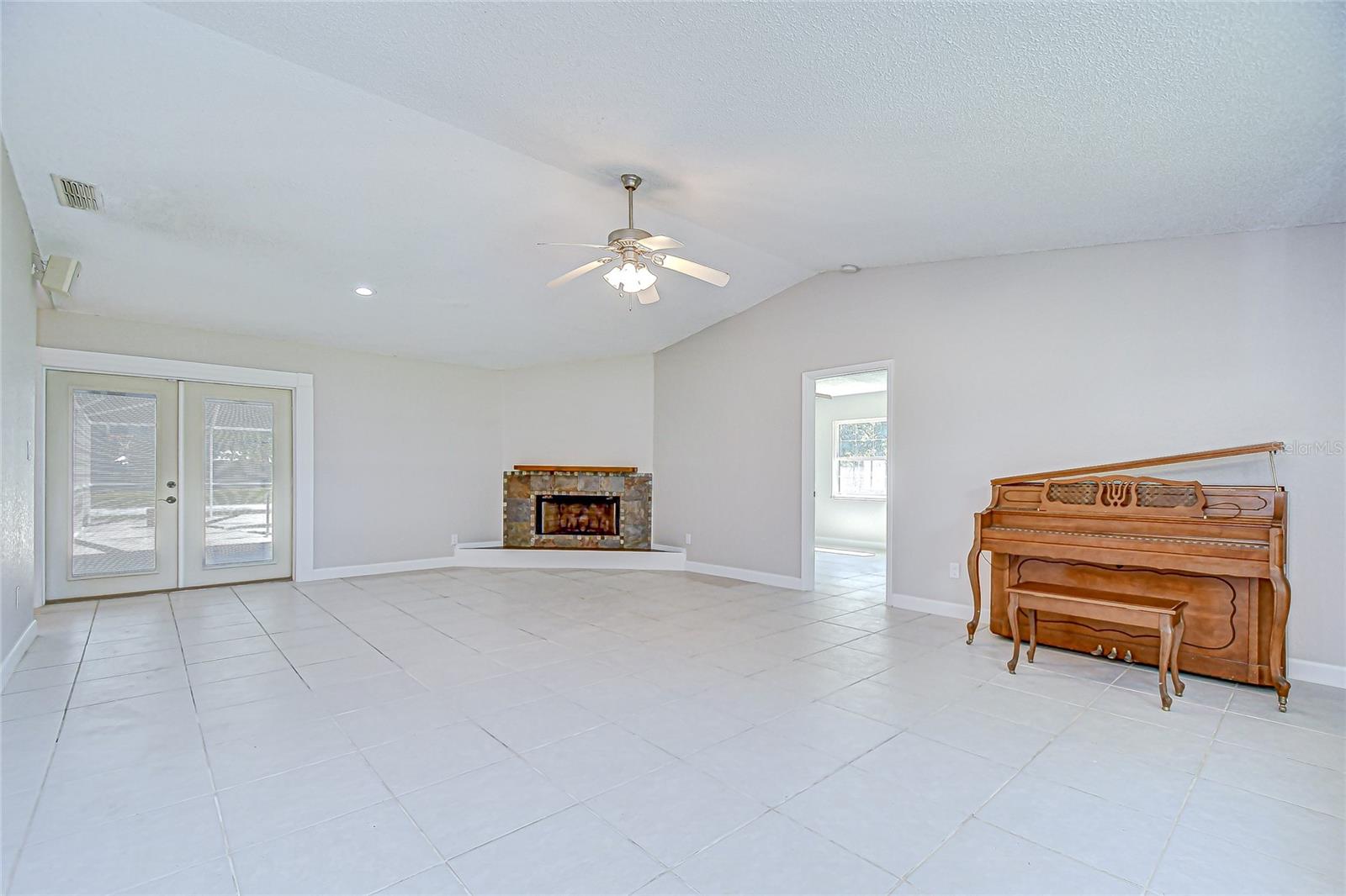 Image 8 of 69 For 12442 Green Oak Lane
