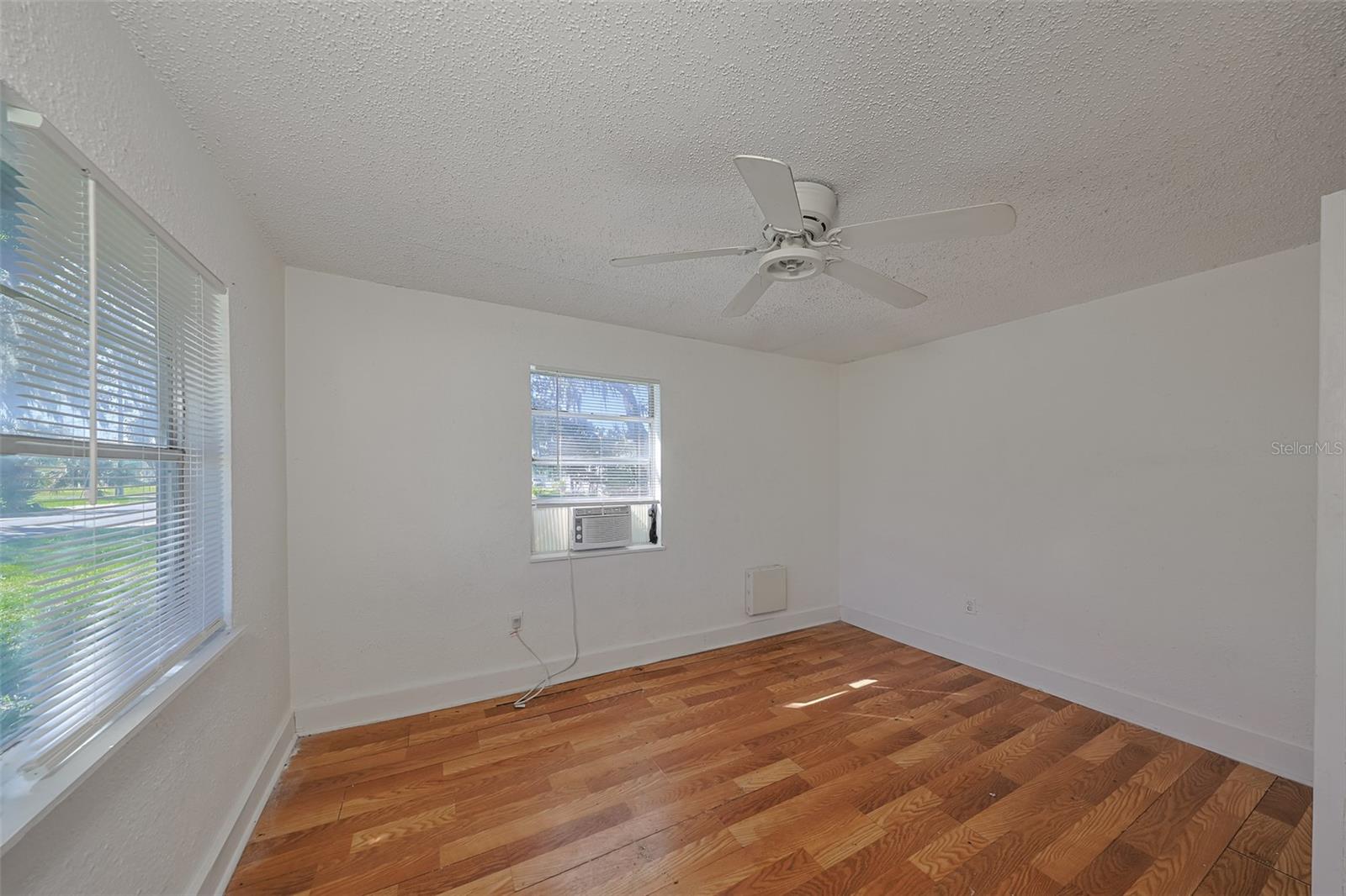 Image 15 of 23 For 1036 Missouri Avenue