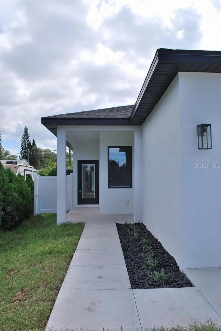 Image 4 of 27 For 2644 42nd Avenue N