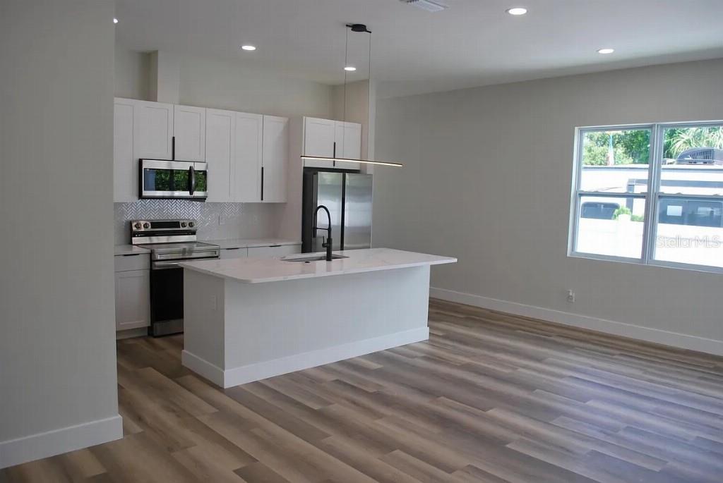 Image 6 of 27 For 2644 42nd Avenue N