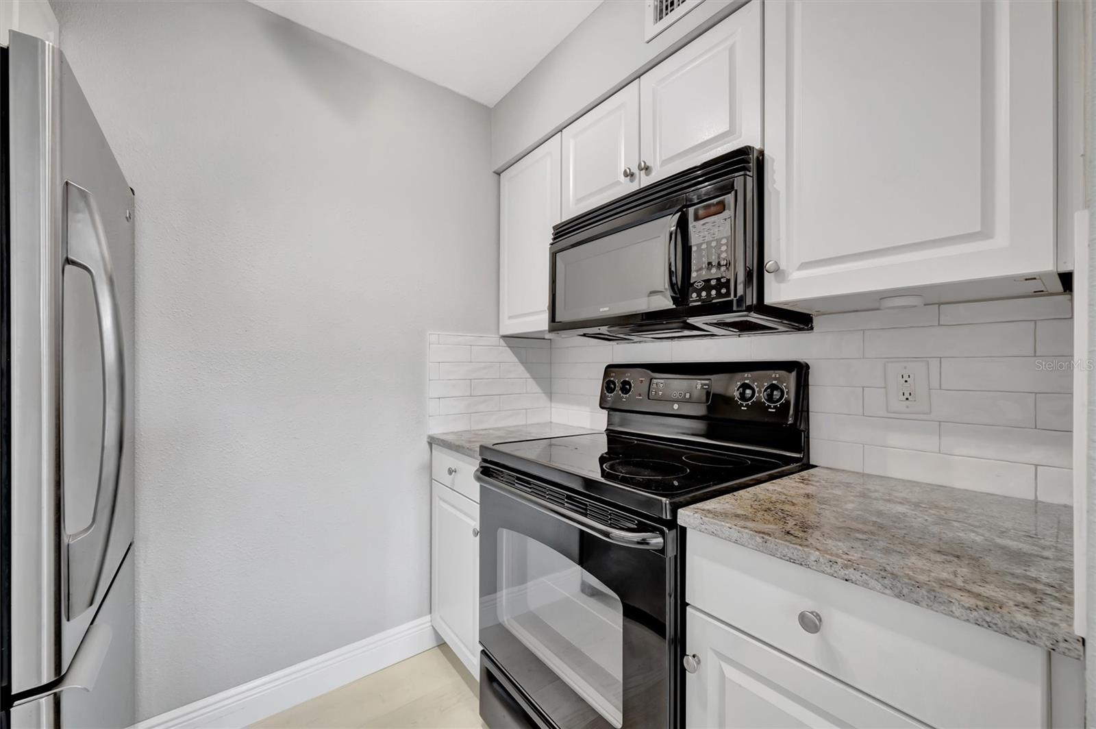 Image 14 of 53 For 4827 Coquina Key Drive Se B