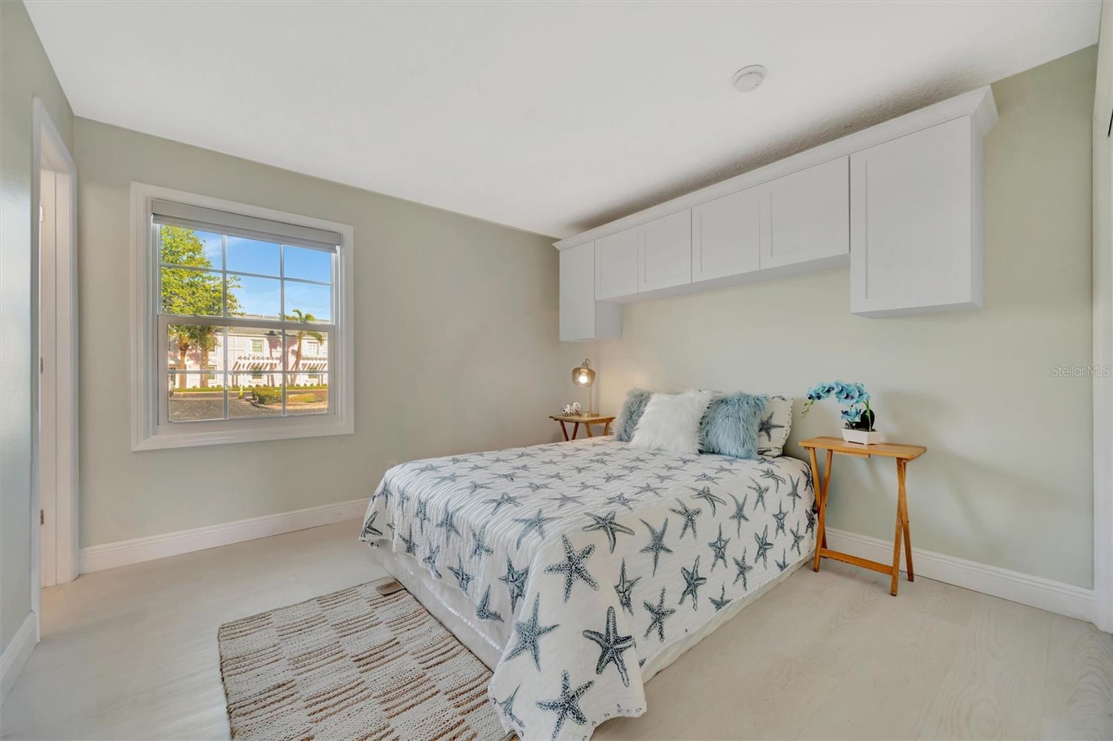 Image 18 of 53 For 4827 Coquina Key Drive Se B