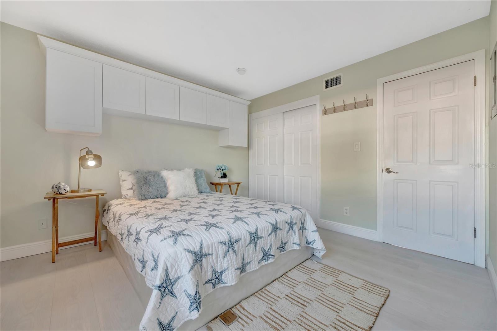 Image 20 of 53 For 4827 Coquina Key Drive Se B