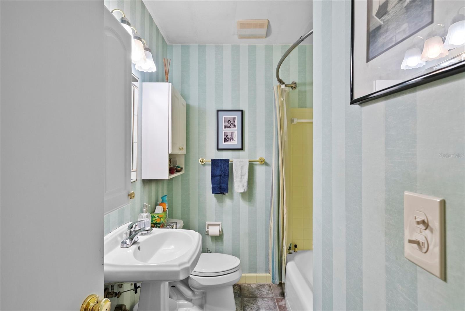 Image 19 of 26 For 3033 Asbury Place