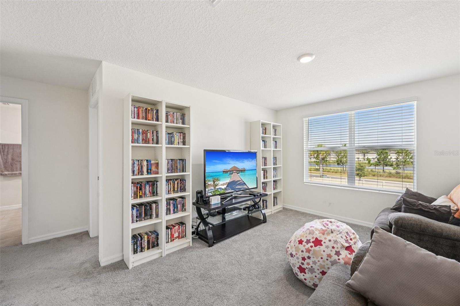 Listing photo id 14 for 5152 Plumeria Drive