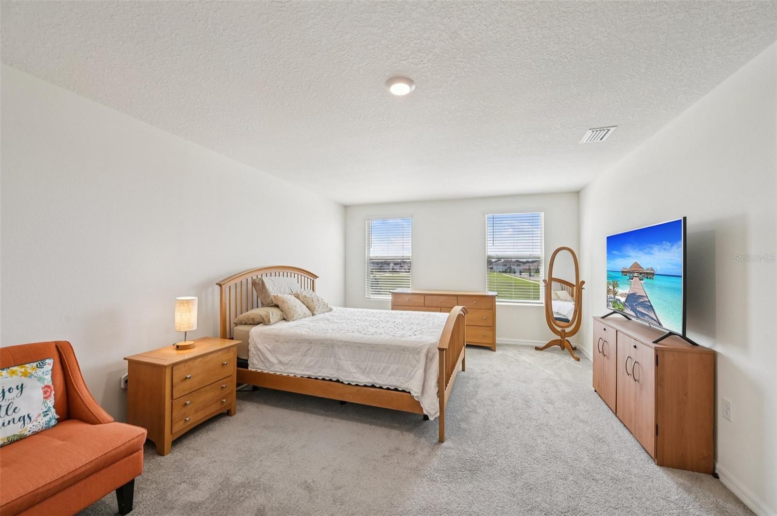 Listing photo id 15 for 5152 Plumeria Drive