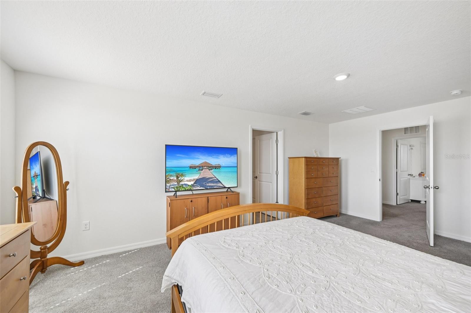 Listing photo id 16 for 5152 Plumeria Drive