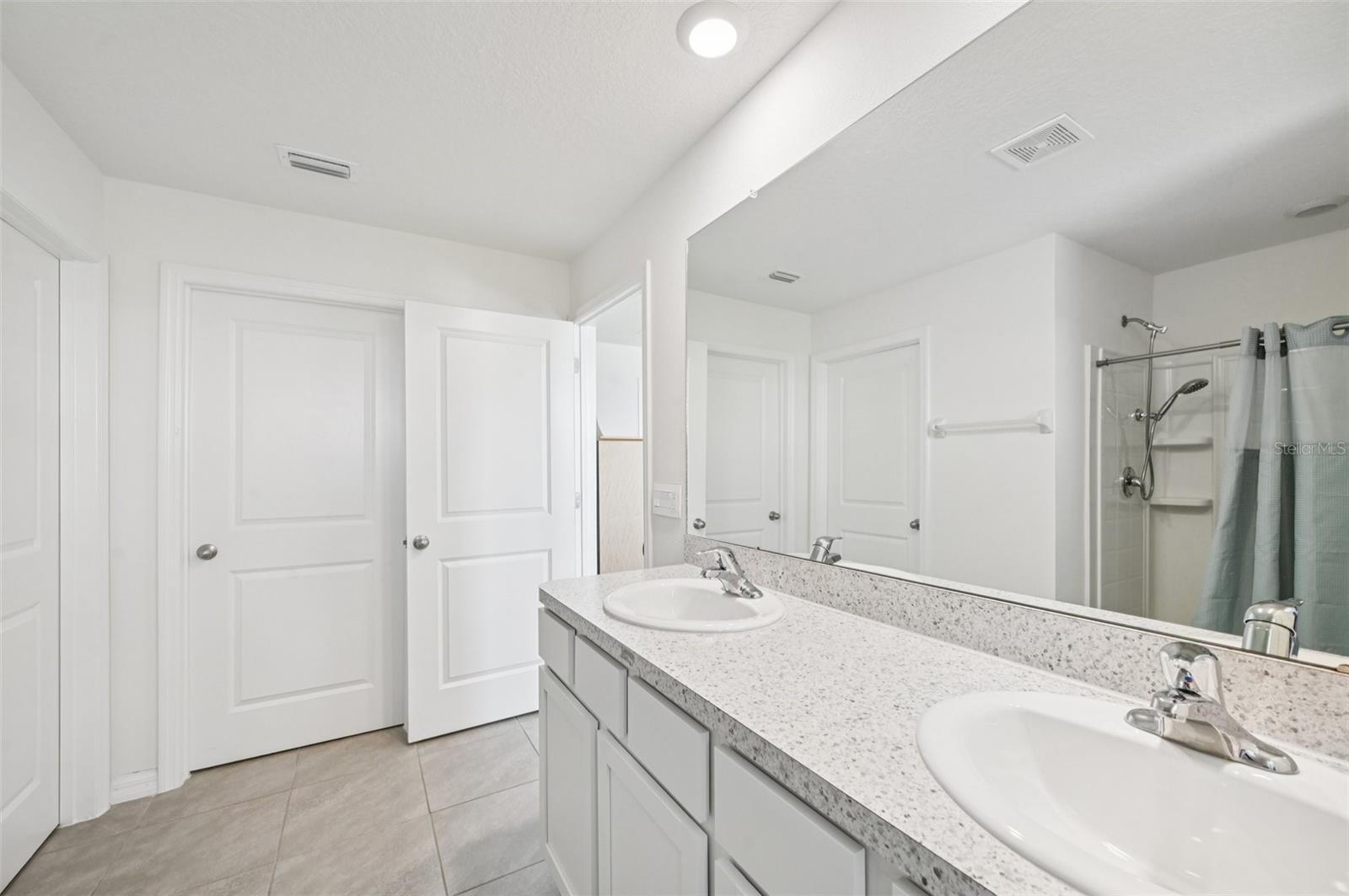 Listing photo id 18 for 5152 Plumeria Drive