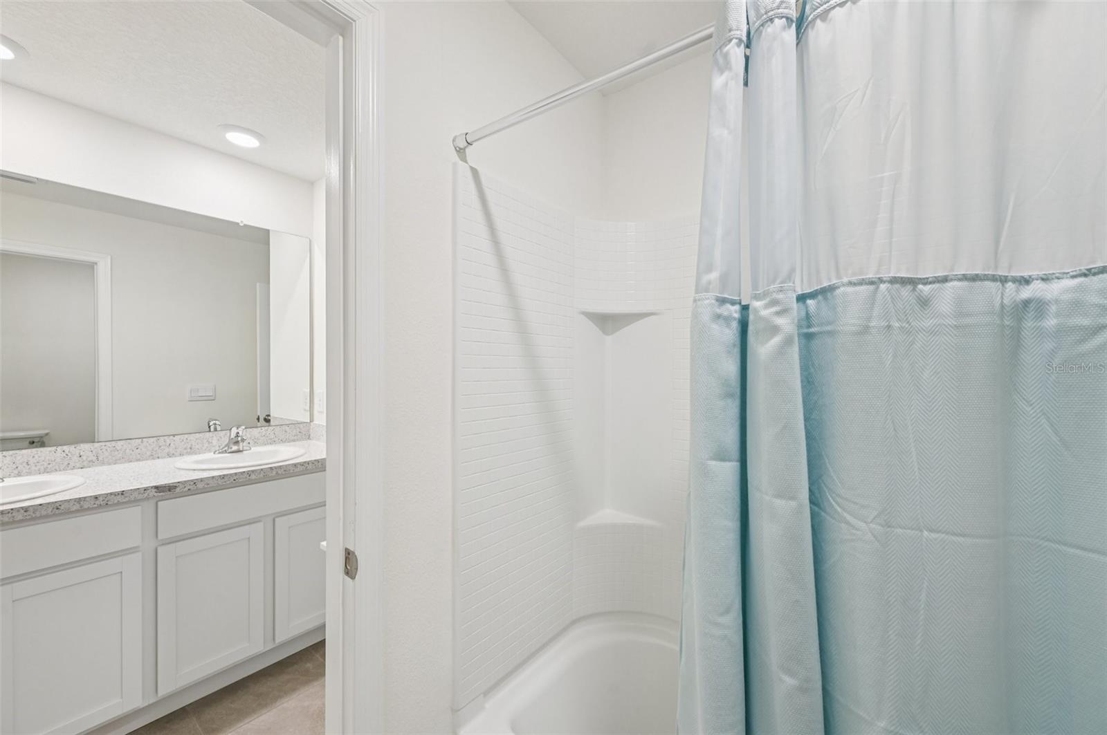 Listing photo id 21 for 5152 Plumeria Drive