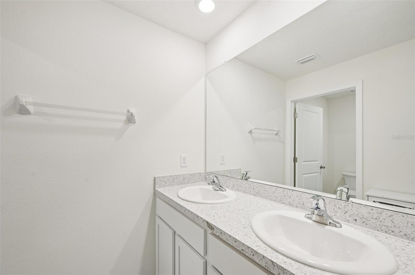 Listing photo id 22 for 5152 Plumeria Drive