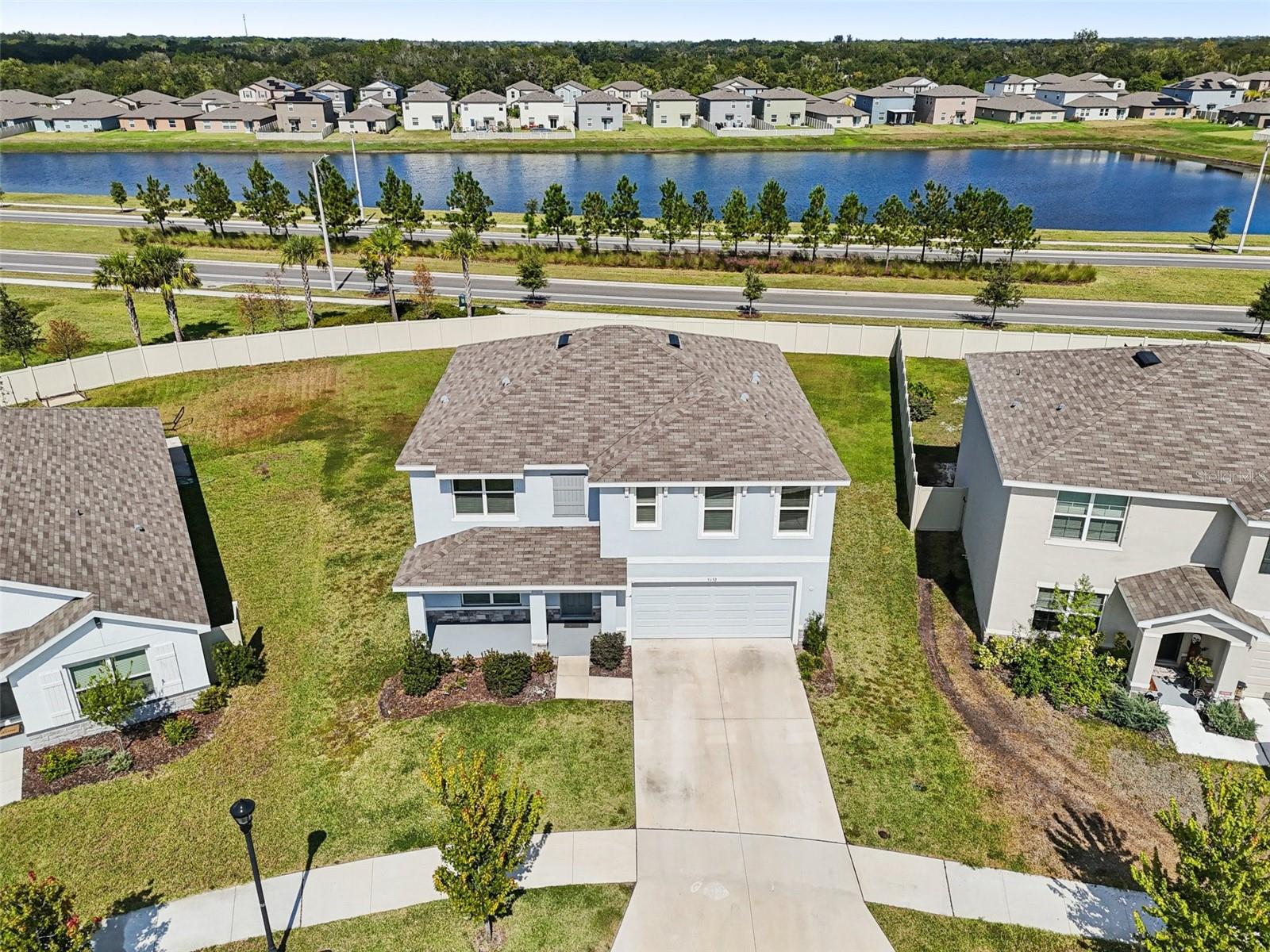 Listing photo id 25 for 5152 Plumeria Drive