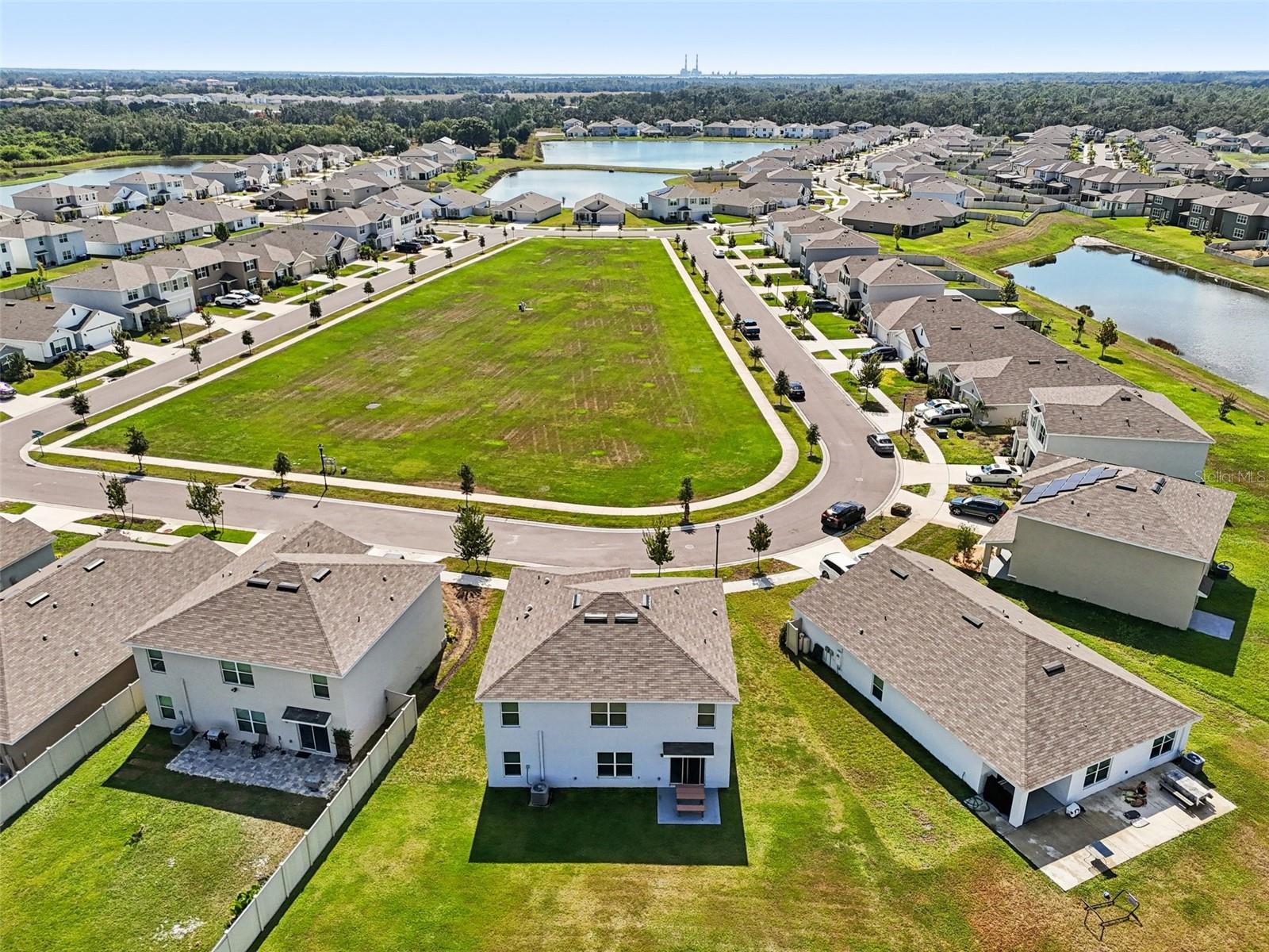 Listing photo id 26 for 5152 Plumeria Drive