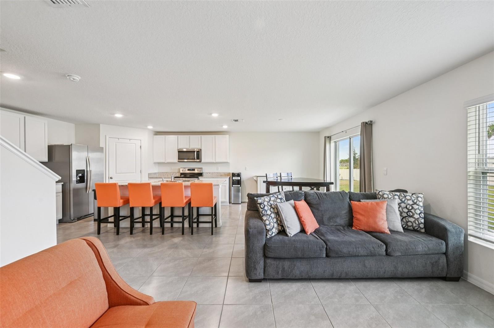 Listing photo id 3 for 5152 Plumeria Drive