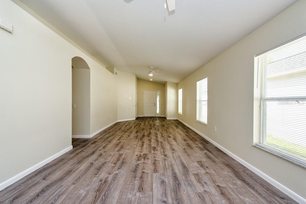 Image 4 of 29 For 714 Cristelle Jean Drive