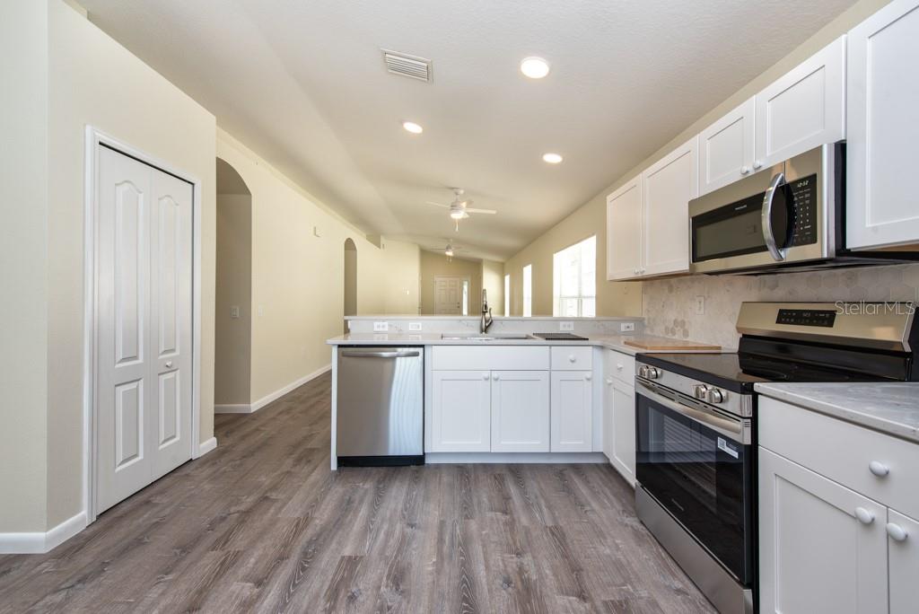 Image 8 of 29 For 714 Cristelle Jean Drive