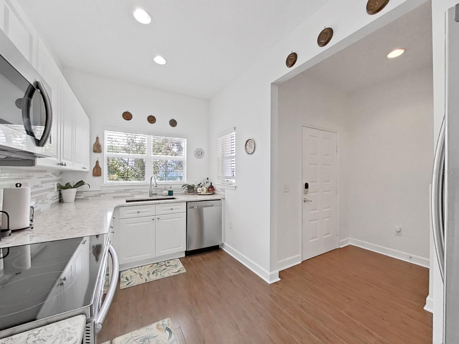 Image 33 of 50 For 4705 Jennings Bay Court 25