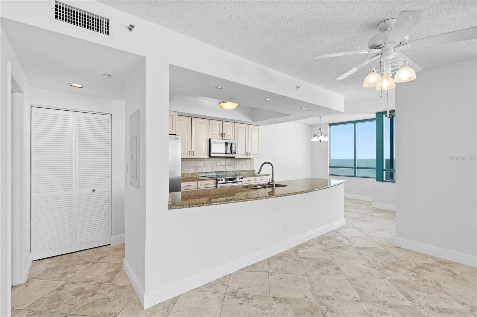 Image 14 of 62 For 1520 Gulf Boulevard 702