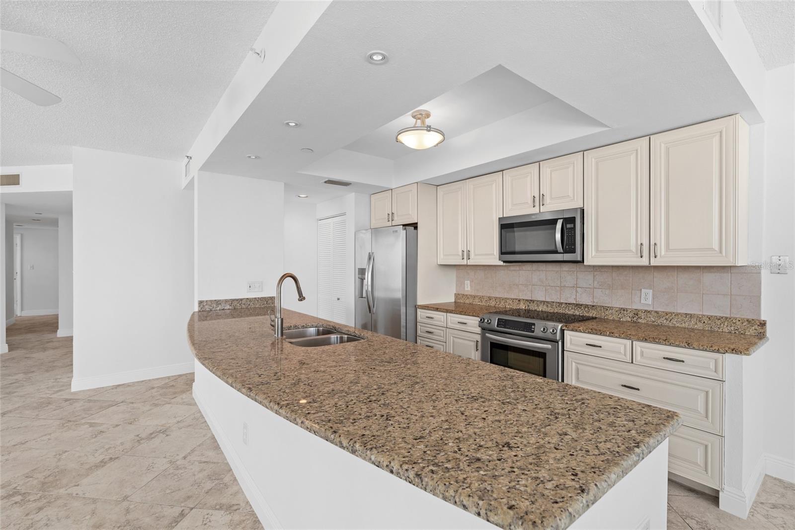 Image 17 of 62 For 1520 Gulf Boulevard 702