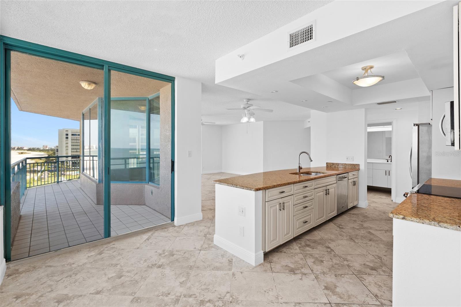 Image 19 of 62 For 1520 Gulf Boulevard 702