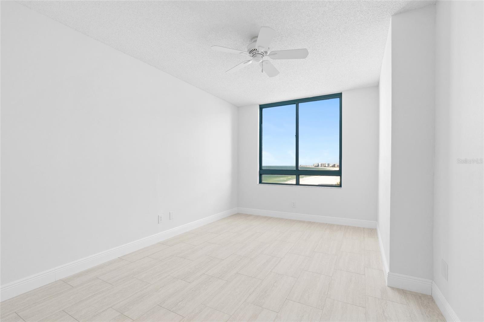 Image 27 of 62 For 1520 Gulf Boulevard 702
