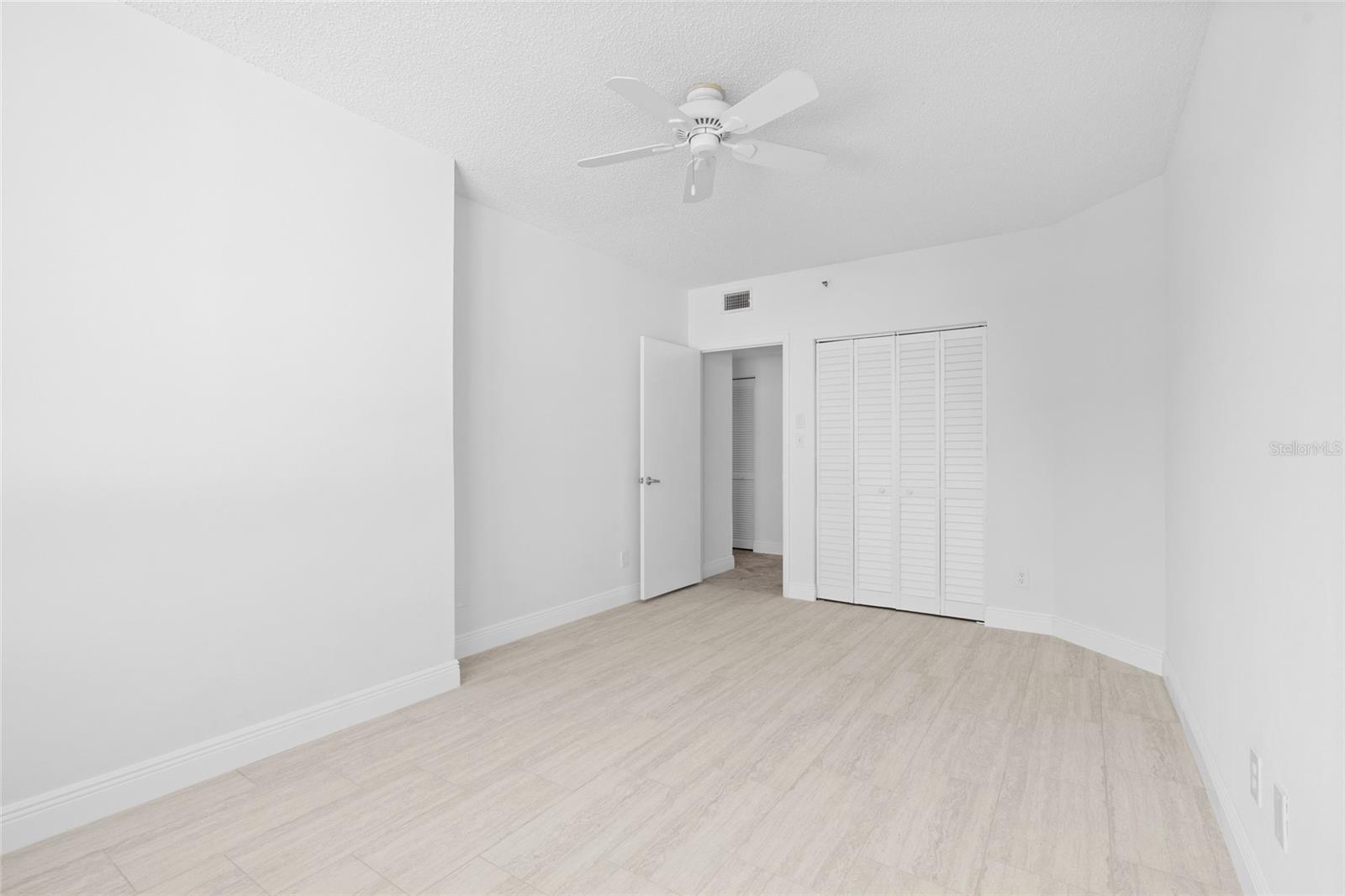 Image 29 of 62 For 1520 Gulf Boulevard 702