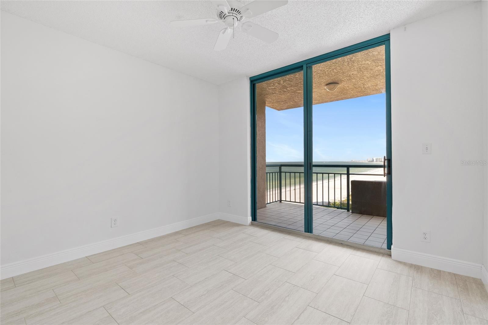 Image 33 of 62 For 1520 Gulf Boulevard 702