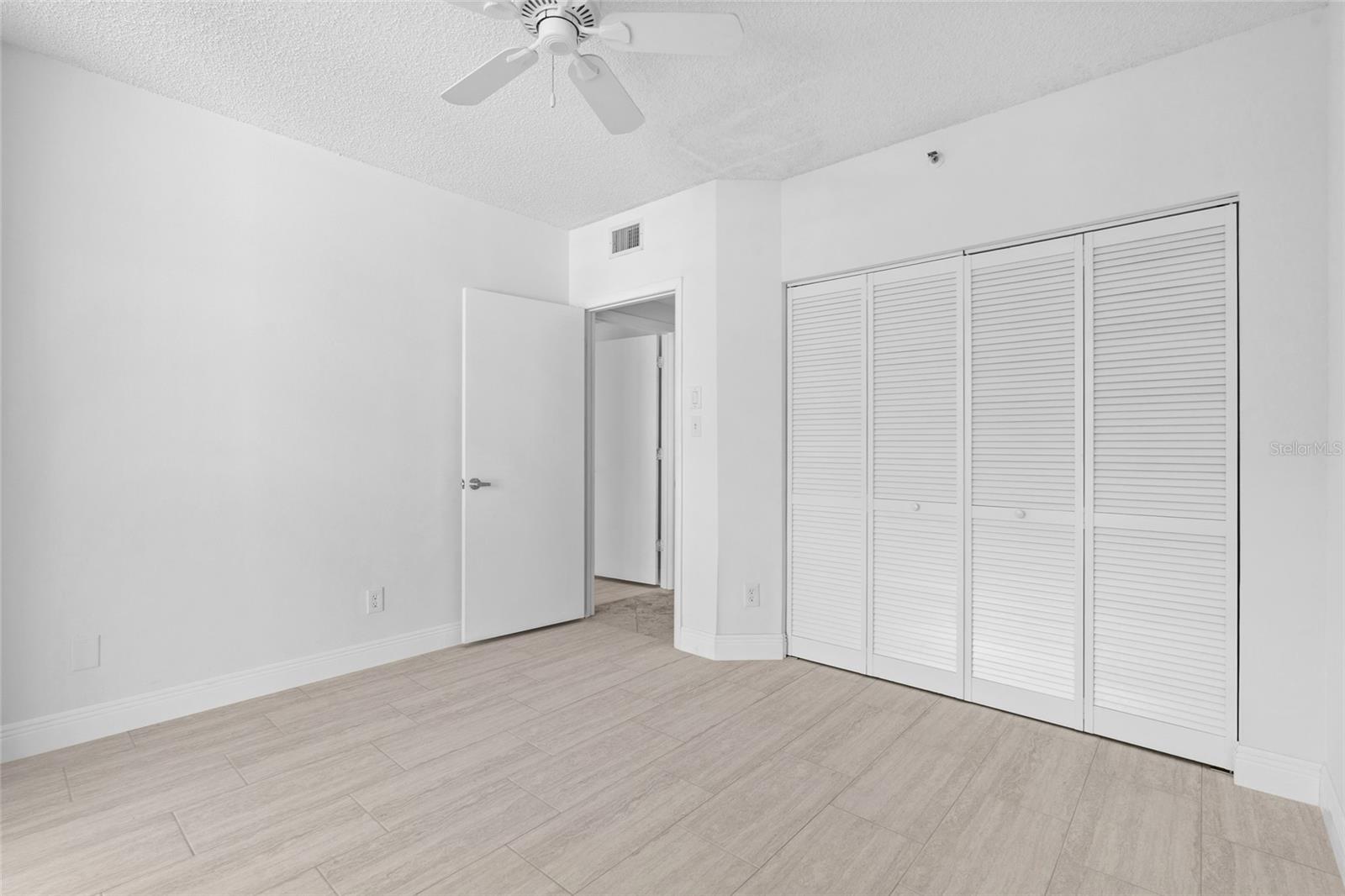 Image 34 of 62 For 1520 Gulf Boulevard 702