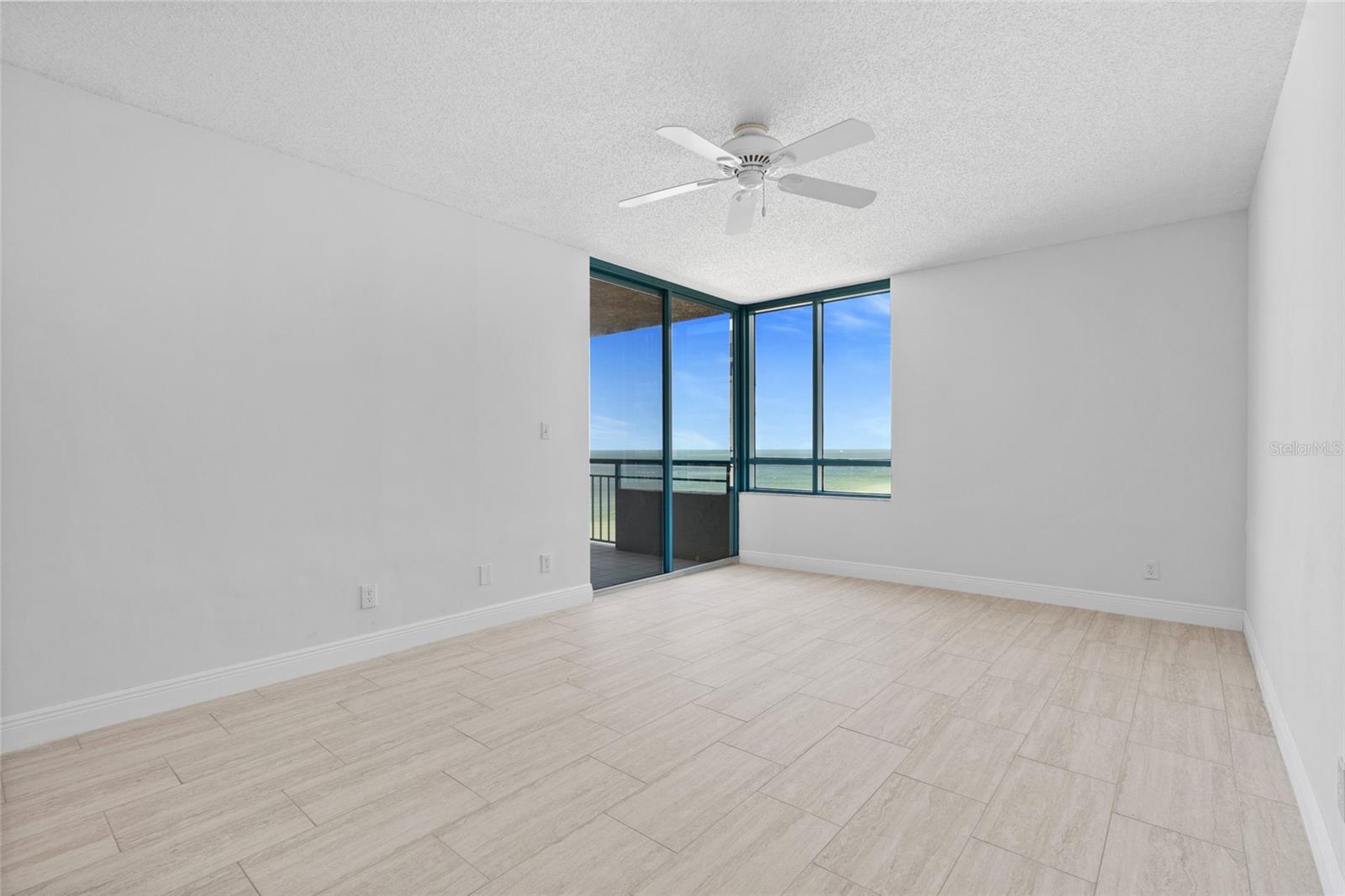 Image 36 of 62 For 1520 Gulf Boulevard 702
