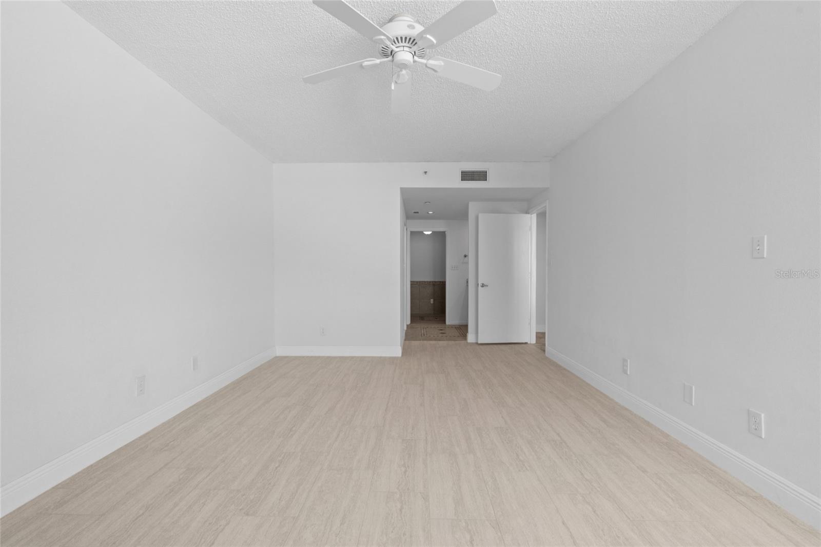 Image 41 of 62 For 1520 Gulf Boulevard 702