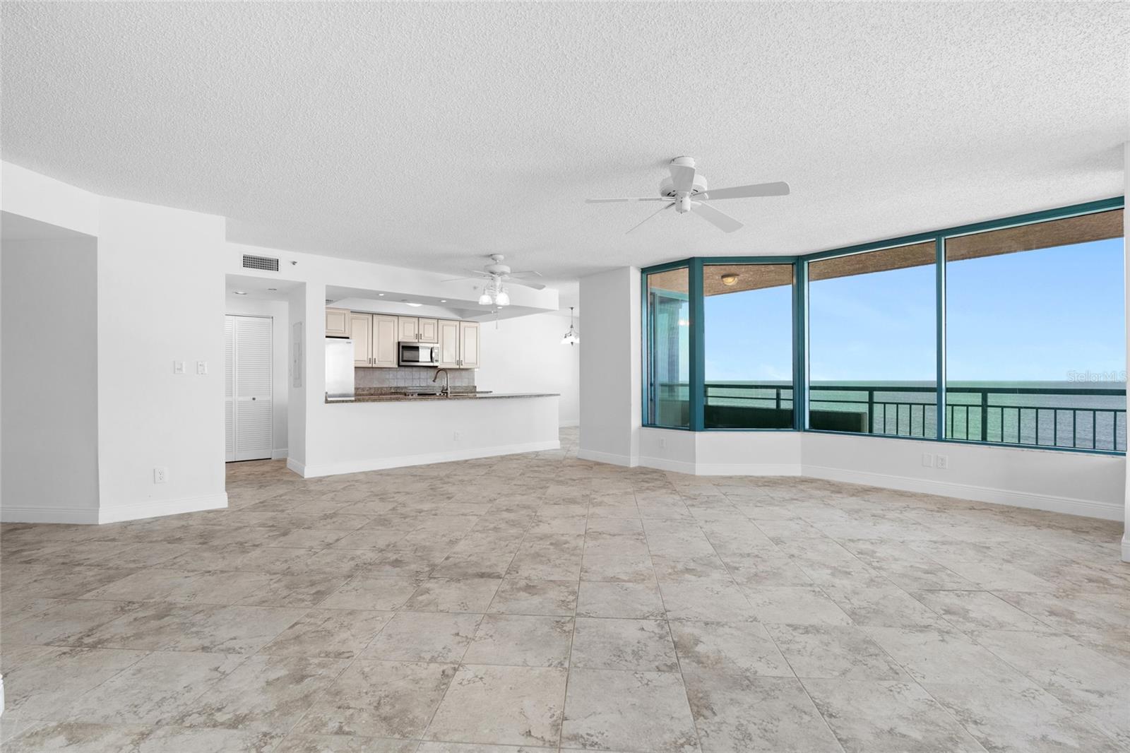 Image 9 of 62 For 1520 Gulf Boulevard 702