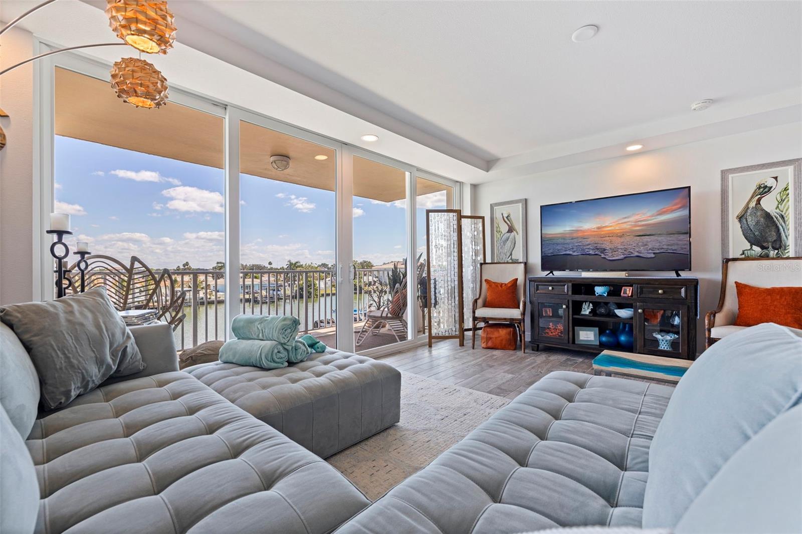 Image 11 of 44 For 223 Island Way 3f