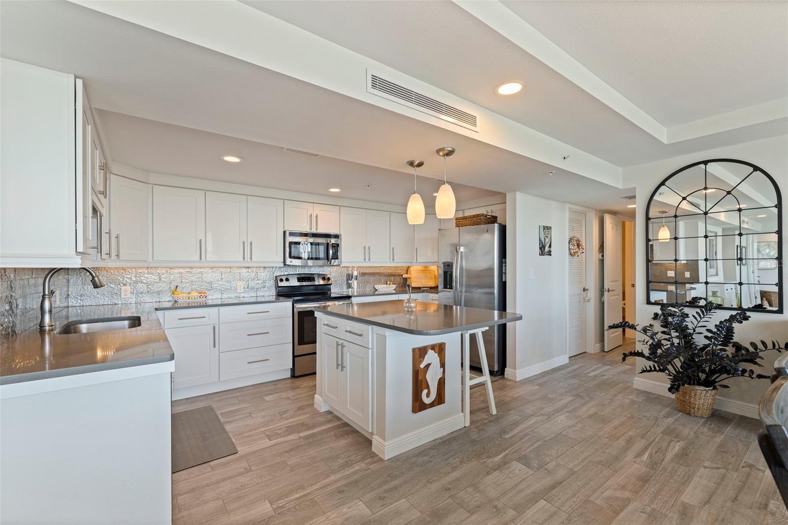 Image 17 of 44 For 223 Island Way 3f