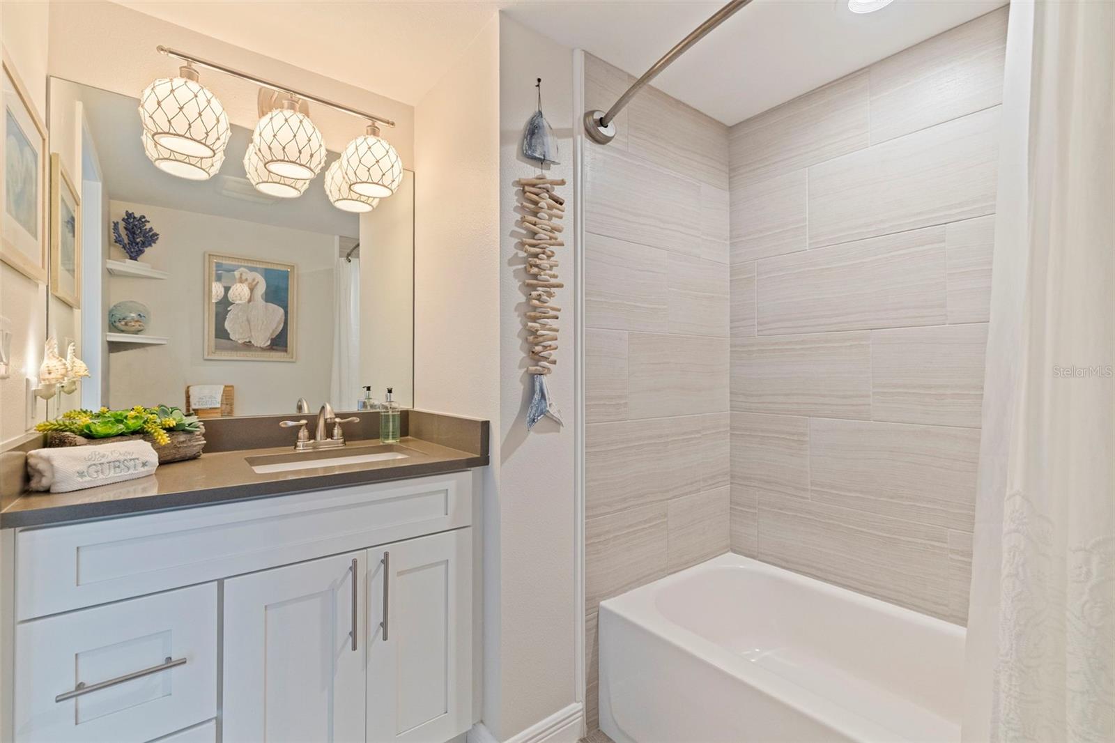 Image 31 of 44 For 223 Island Way 3f