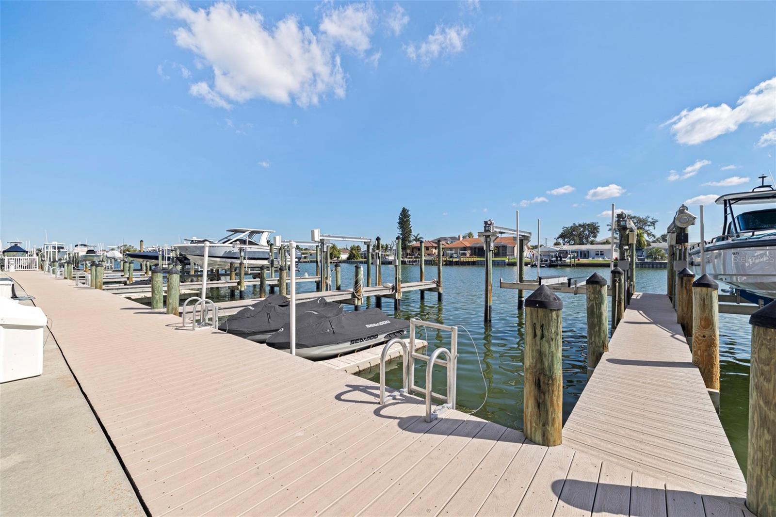 Image 40 of 44 For 223 Island Way 3f