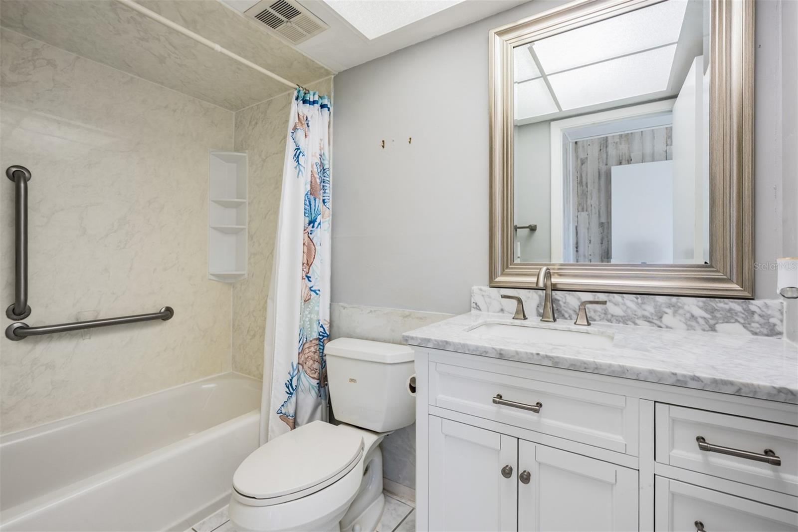 Image 14 of 56 For 2735 Sherbrooke Lane A