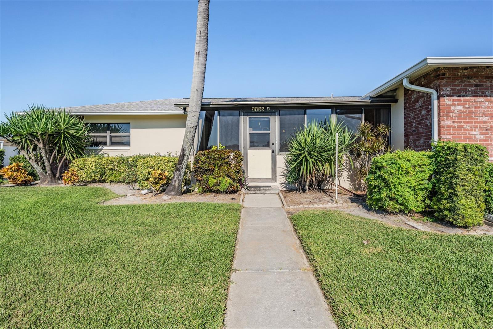 Image 2 of 56 For 2735 Sherbrooke Lane A