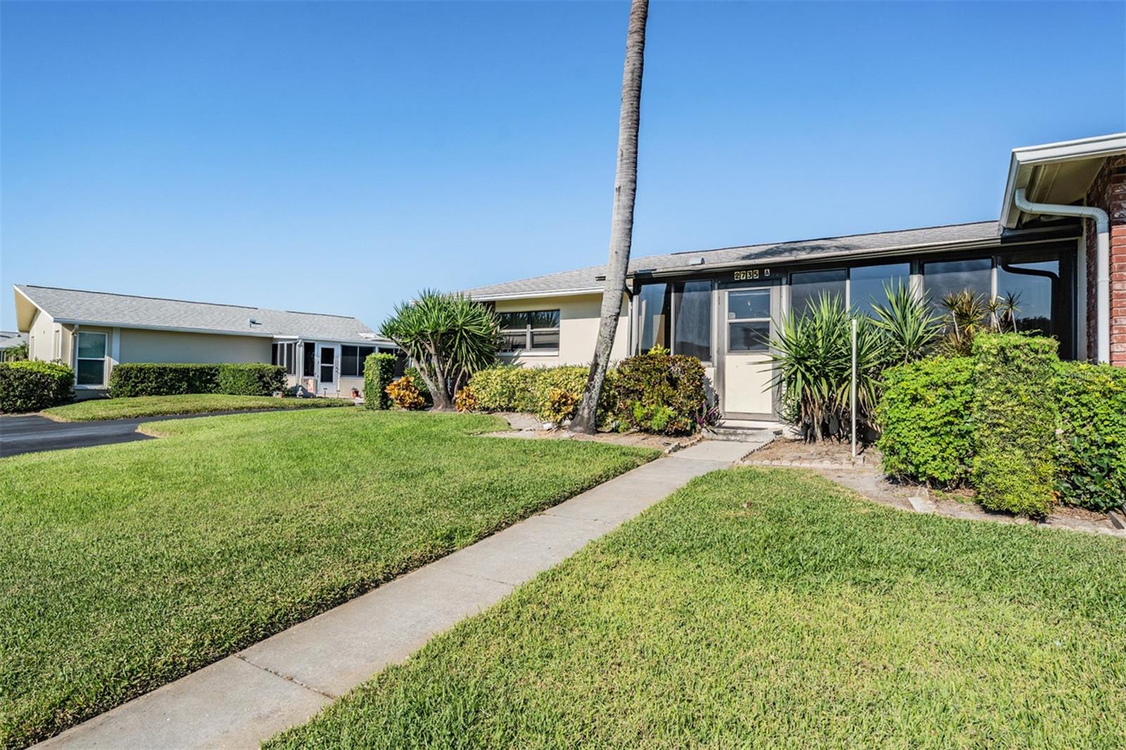 Image 24 of 56 For 2735 Sherbrooke Lane A