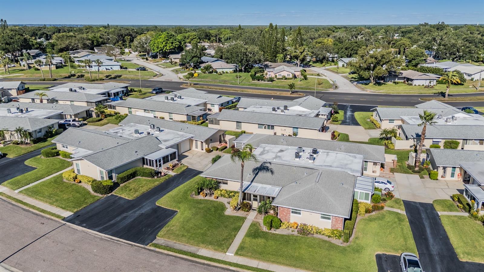 Image 31 of 56 For 2735 Sherbrooke Lane A