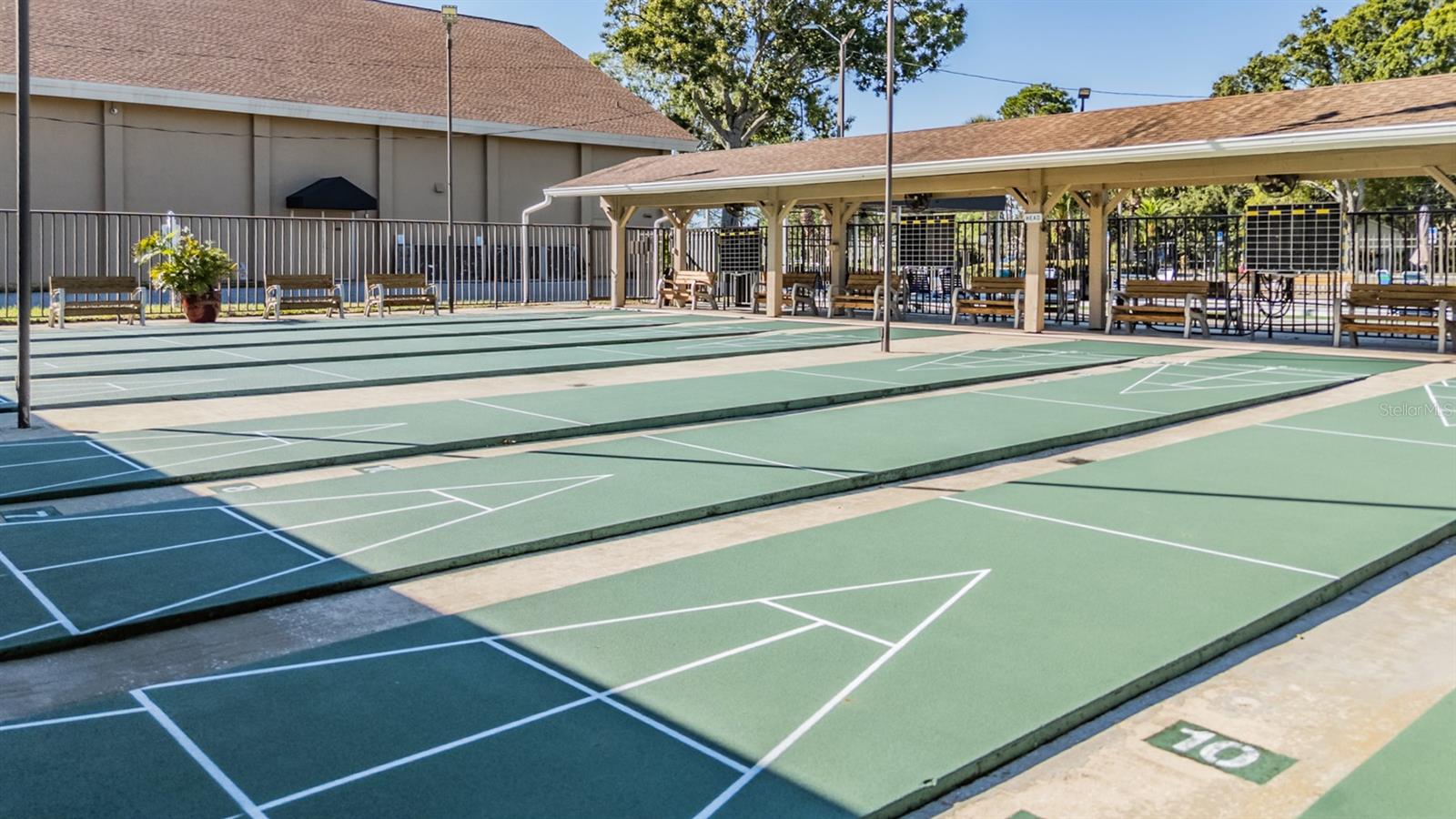 Image 46 of 56 For 2735 Sherbrooke Lane A