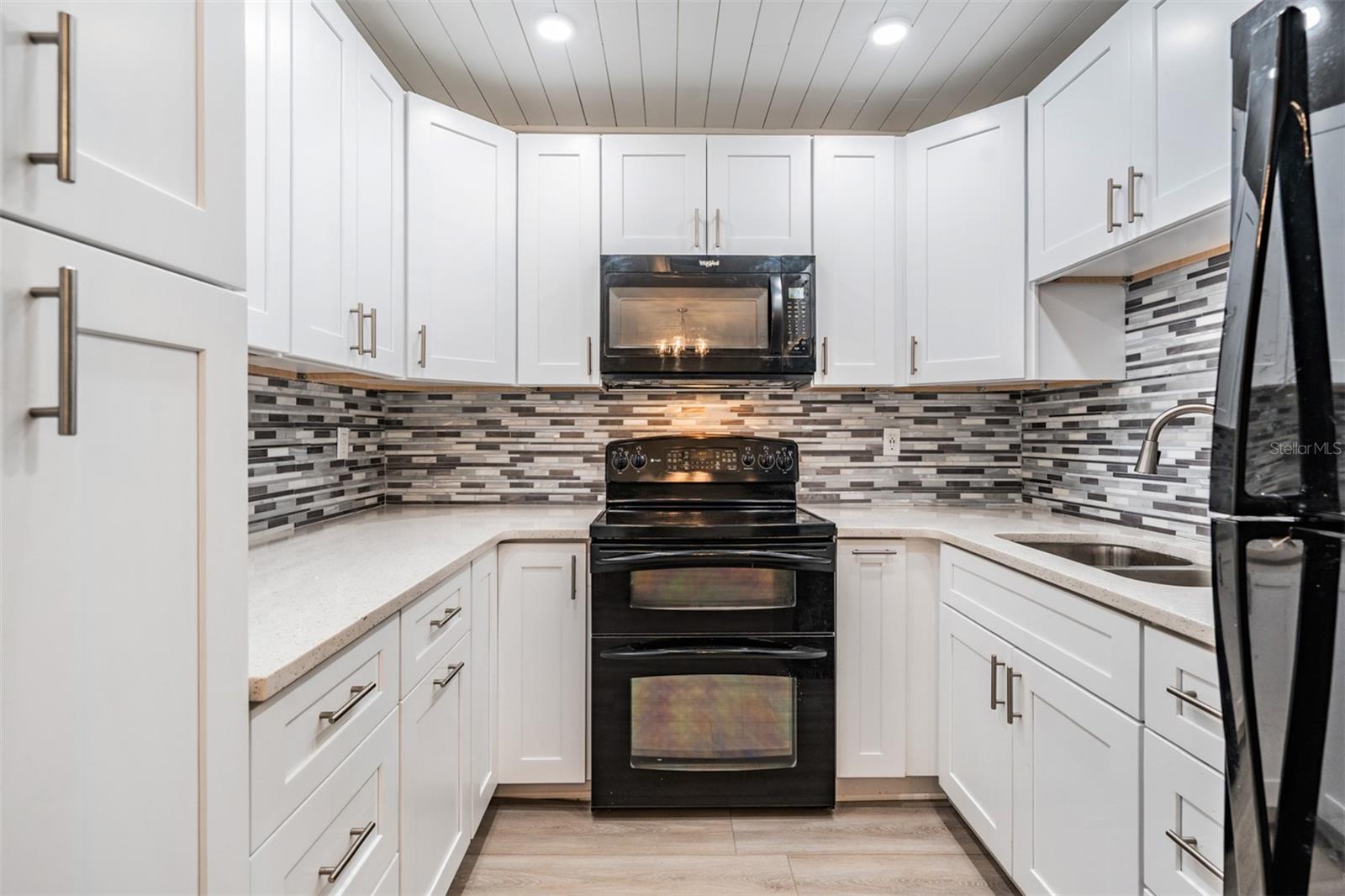 Image 7 of 56 For 2735 Sherbrooke Lane A