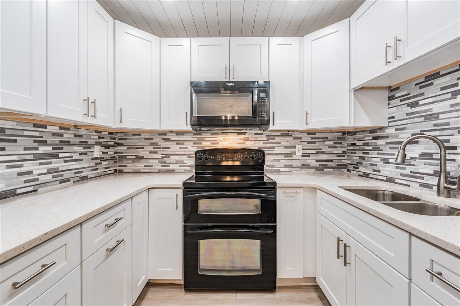 Image 8 of 56 For 2735 Sherbrooke Lane A