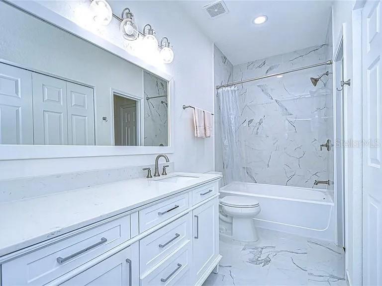 Listing photo id 20 for 4323 Bayside Village Drive 327