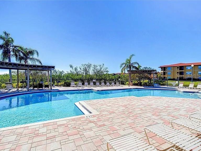 Listing photo id 29 for 4323 Bayside Village Drive 327