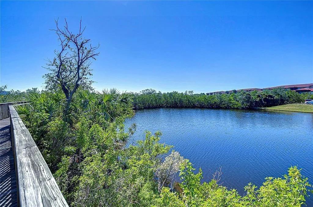 Listing photo id 32 for 4323 Bayside Village Drive 327