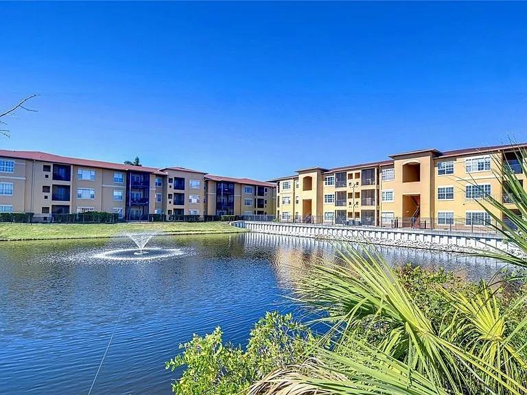 Listing photo id 34 for 4323 Bayside Village Drive 327