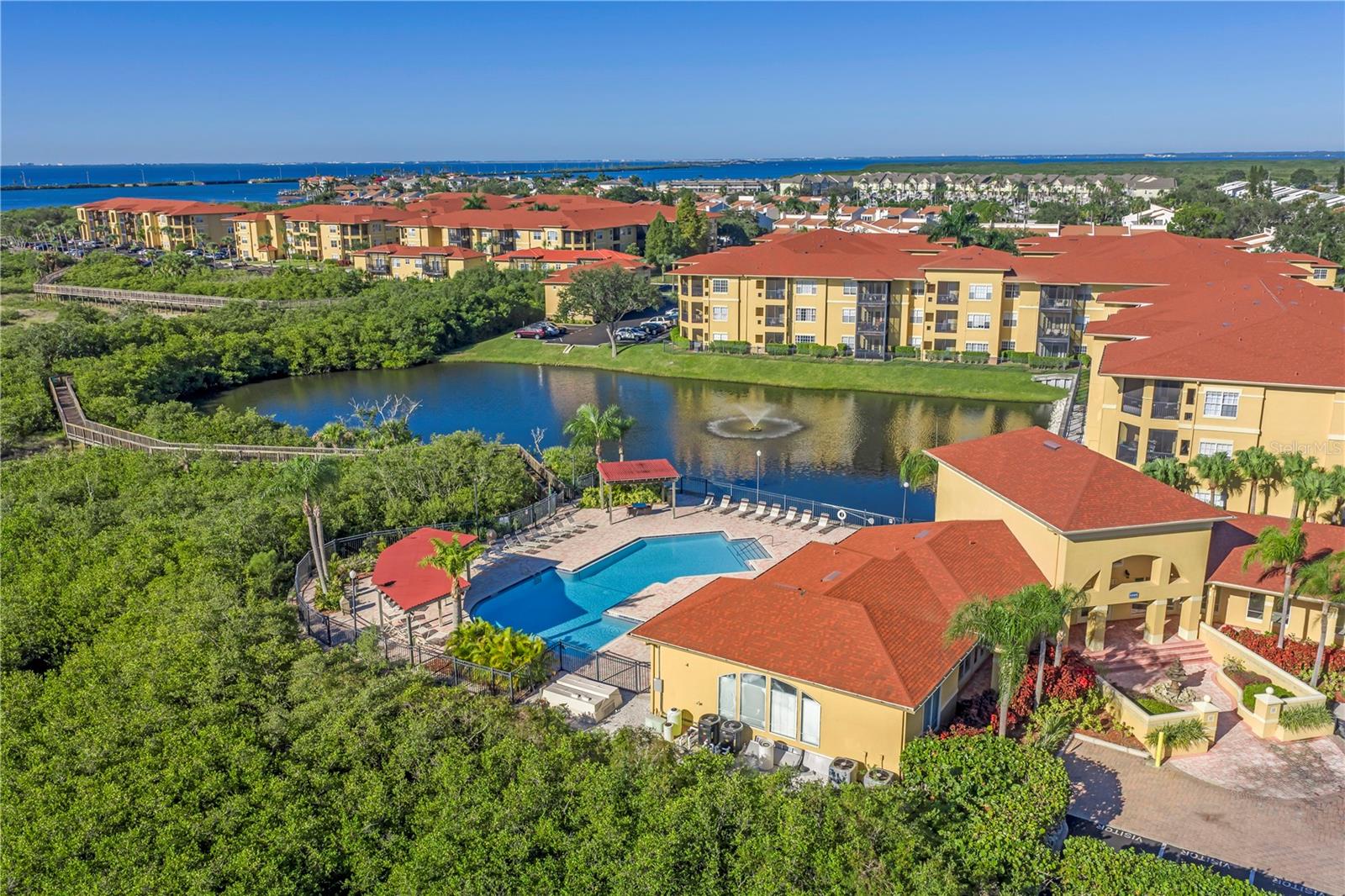 Listing photo id 35 for 4323 Bayside Village Drive 327