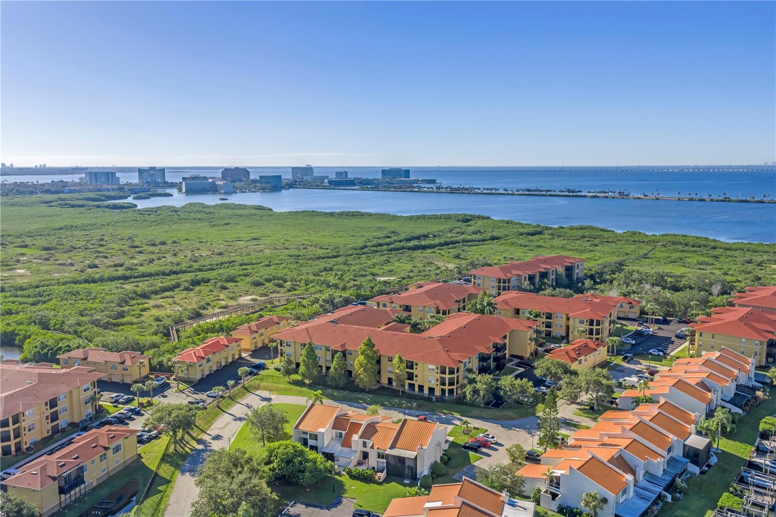 Listing photo id 37 for 4323 Bayside Village Drive 327