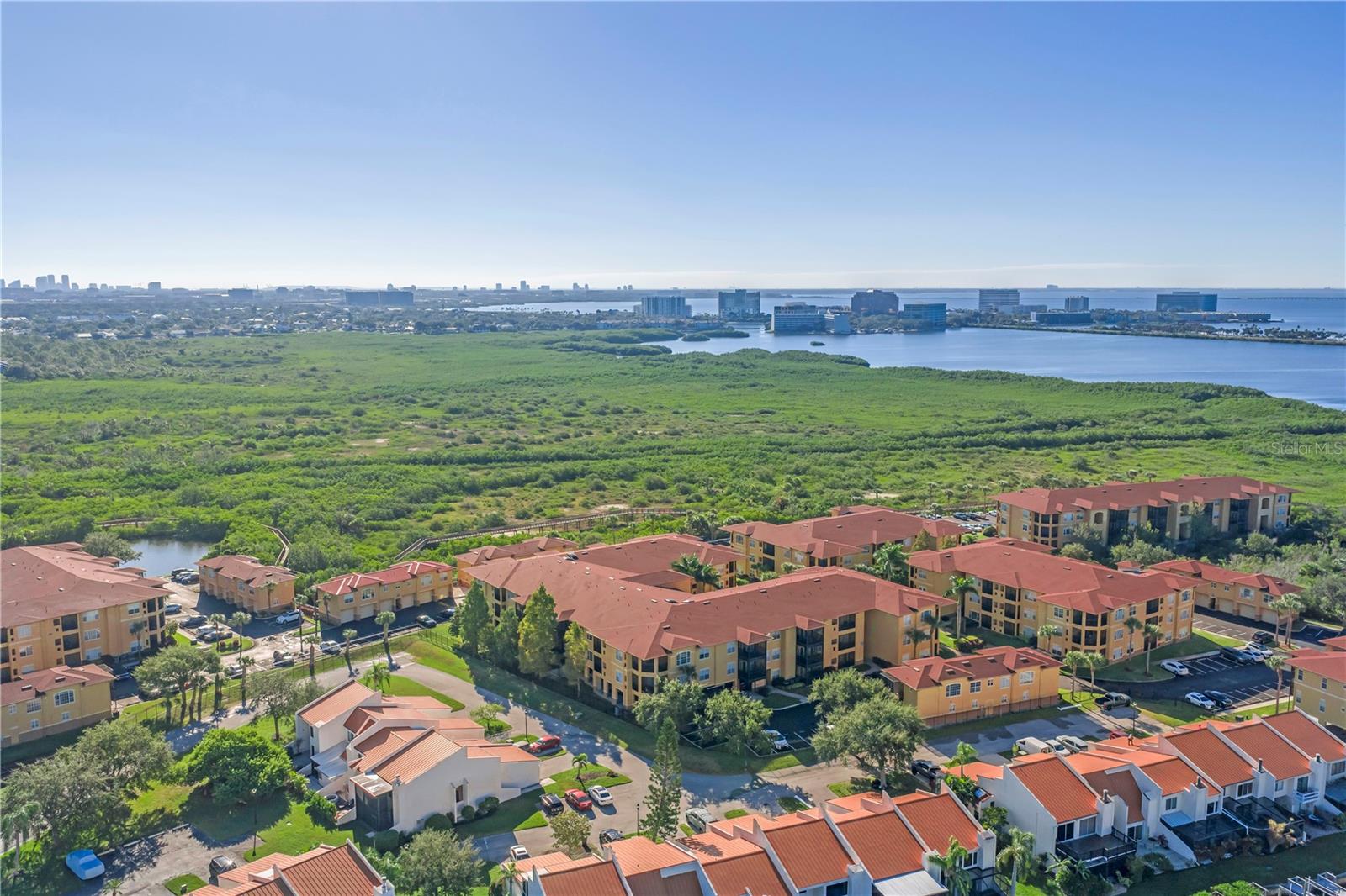 Listing photo id 38 for 4323 Bayside Village Drive 327