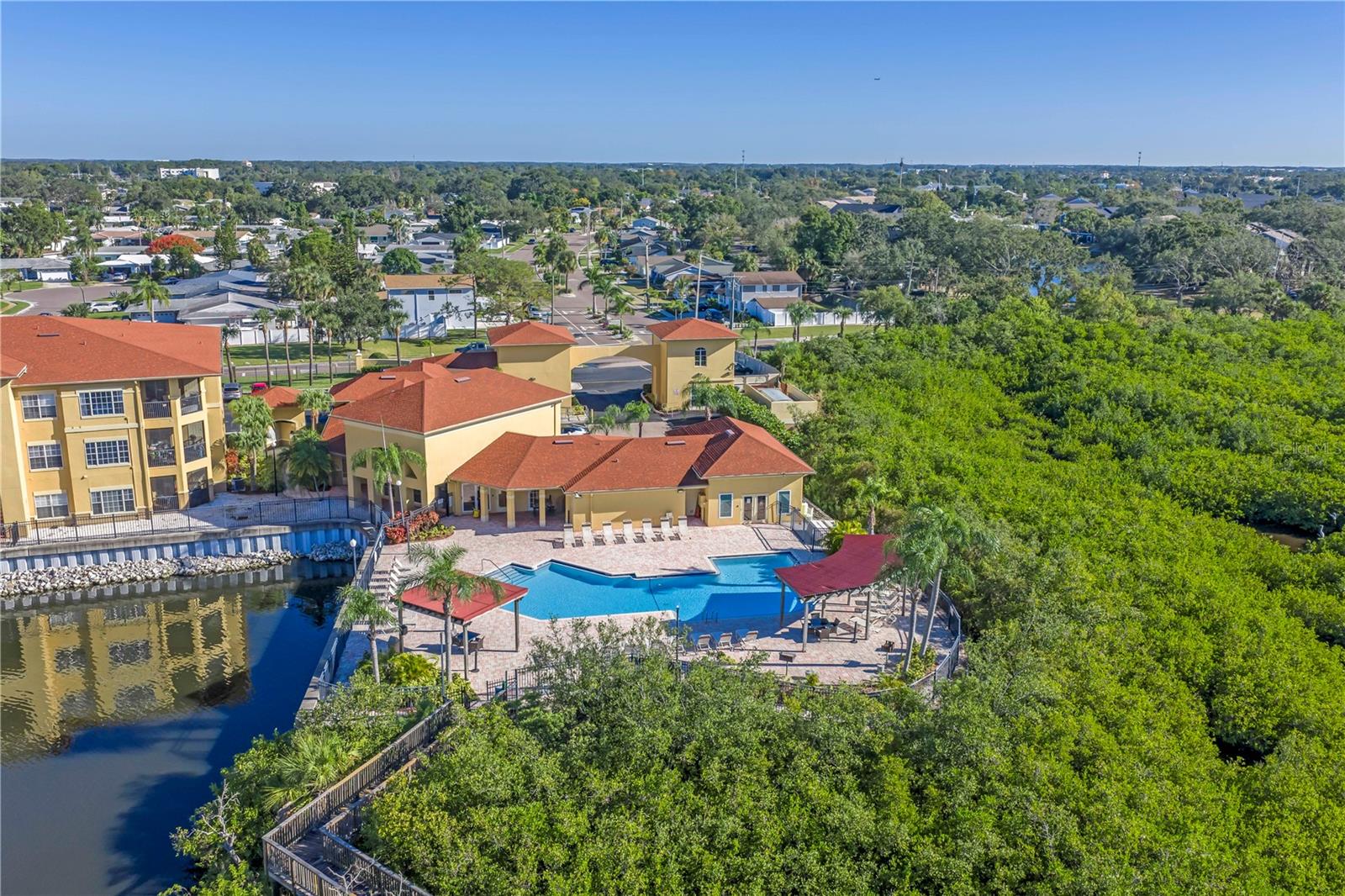 Listing photo id 47 for 4323 Bayside Village Drive 327