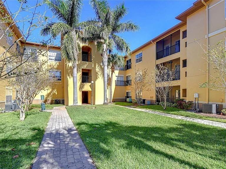Listing photo id 3 for 4323 Bayside Village Drive 327